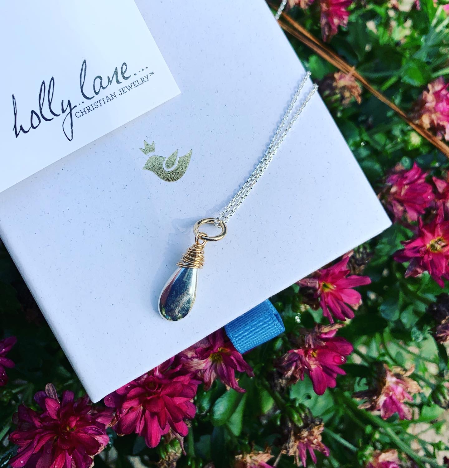 Review & Giveaway: Holly Lane Jewelry